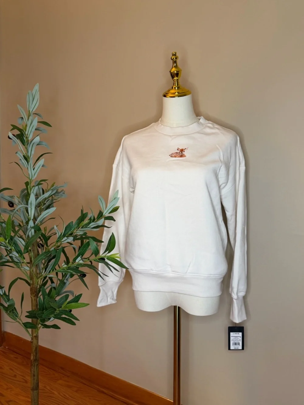 497. Art Class Deer Graphic Sweatshirt NWT | White Crewneck Pullover